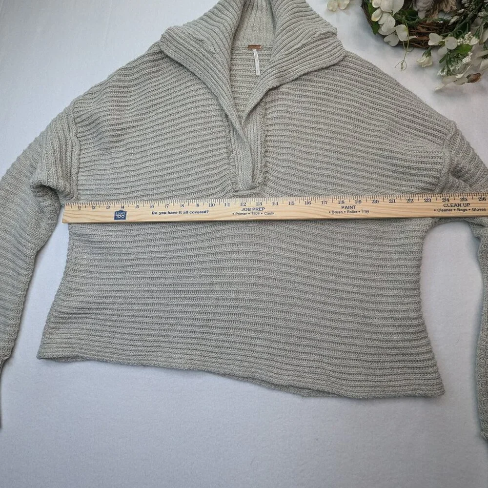Free people Marlie pullover Women's sweater Pebble Size S Small Tan Color